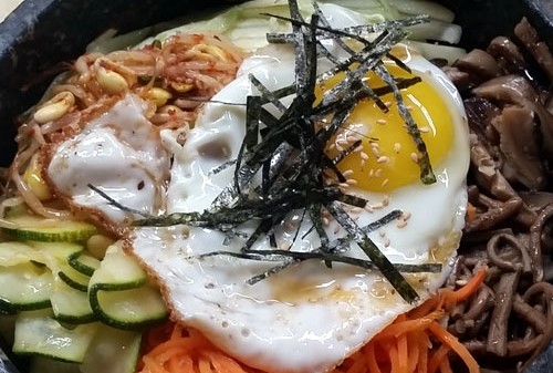 Hwagaejangtuh Dolsot Bibimbap